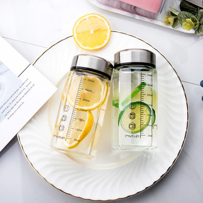 Bình Nước Sữa Thủy Tinh 350ml Nắp Inox Di Động Ăn Sáng Cà Phê Nước Ép Trà Sữa Chia Vạch Tặng Kèm Túi Giao Màu Ngẫu Nhiên