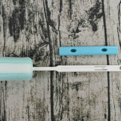 Combo 01 Bình đựng nước Pearl Metal Life Gourier + 01 Dụng cụ cọ rửa bình nước, chai lọ cán dài Kokubo- Made in Japan