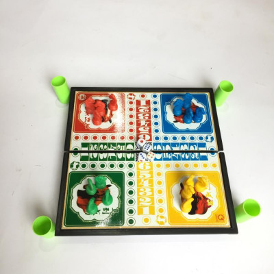 Cờ cá ngựa nam châm hộp đỏ 