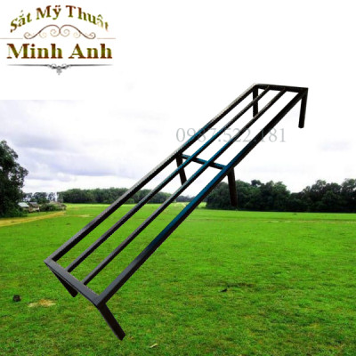 Kệ thép. Dài 100-120 cm. Rộng  20-25-30cm. Cao  10-15-20-25-30cm. 6 chân. 2 nan phụ. Hộp thép 2x2cm ( Hàng Chính Hãng )