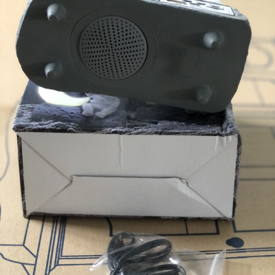 Đèn ngủ mặt trăng ,loa bluetoooth phi hành gia, khe cắm USB -thương hiệu KOVER (tặng kèm cáp sạc)