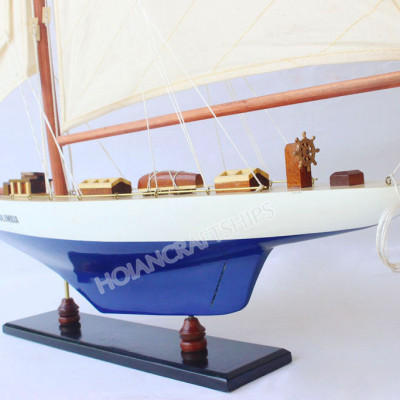 Mô hình thuyền buồm Columbia (trắng - xanh dương)