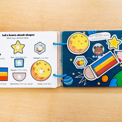 Học Liệu Bóc Dán Montessori Song Ngữ Anh Việt Beezi Book - Lalala Baby