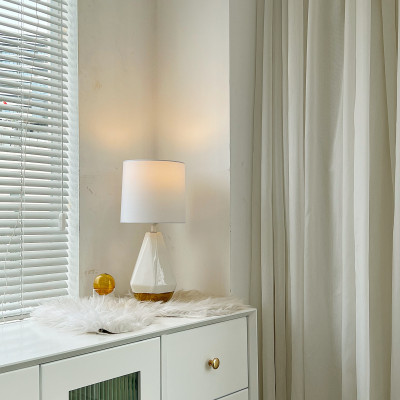 Đèn ngủ trang trí trắng đế vàng gốm sứ sang trọng DBG013X