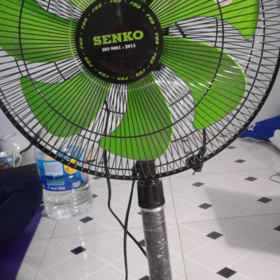Quạt Lỡ Thân Sắt Senko LTS1636 (Hàng Chính Hãng) - Giao màu ngẫu nhiên