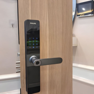 [ PHILIPS ] Bộ khóa cửa thông minh [ Gateway điều khiển từ xa, vân tay, thẻ từ, mật khẩu và chìa cơ ] Chính hãng-DDL610-5HBS 