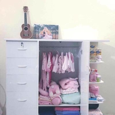 TỦ QUẦN ÁO TRẺ EM 2 CÁNH 5 NGĂN KÉO + KỆ TRANG TRÍ, KHÔNG ẨM MỐC, MỐI MỌT - TẶNG KÈM HÌNH DÁN NGỘ NGHĨNH