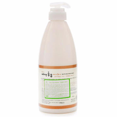Sữa tắm trắng Welcos White Milk Body Wash 740g + Móc khóa