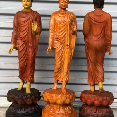 Tượng phật thích ca khất thực bằng gỗ hương kt cao 50