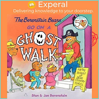 Sách - The Berenstain Bears Go on a Ghost Walk by Jan Berenstain Stan Berenstain (US edition, paperback)