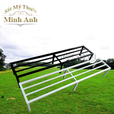 Kệ thép. Dài 100-120 cm. Rộng  20-25-30cm. Cao  10-15-20-25-30cm. 6 chân. 2 nan phụ. Hộp thép 2x2cm ( Hàng Chính Hãng )