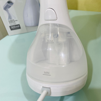Bàn là hơi nước cầm tay Lock&lock Handy Steamer ENI222WHT (Model New) - Hàng chính hãng
