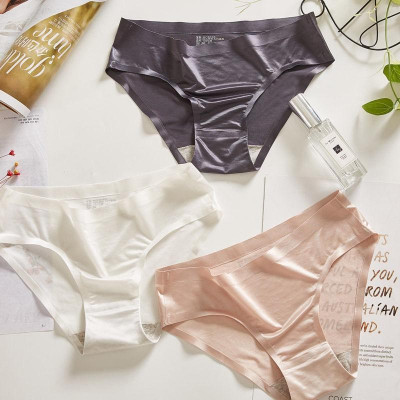 Quần Lót Băng Lụa Siêu Mỏng Thoáng Khí Không Đường May WL86