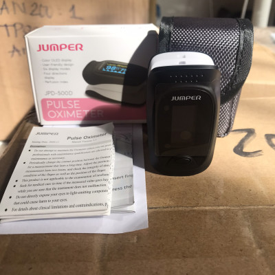 Máy đo nồng độ oxy trong máu spo2 và nhịp tim jumper JPD-500D