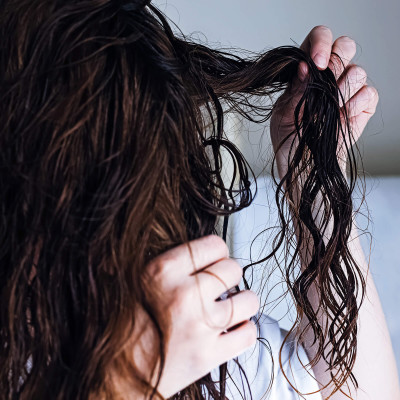 Dầu xả NATUFRÈS Hawaiian Breeze Muối Biển và Trái Nhàu - Điều tiết bã nhờn & chống bết dính, tóc mềm mượt 250ml