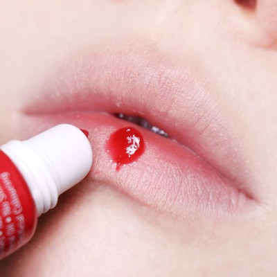 Himalaya Since 1930 SON DƯỠNG DÂU TÂY CĂNG BÓNG ĐÀN HỒI 10G