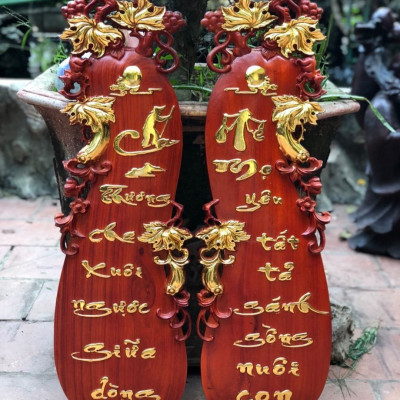 TRANH Câu đối cha mẹ khắc hình quả bầu gỗ hương đỏ kt 27×117×4cm