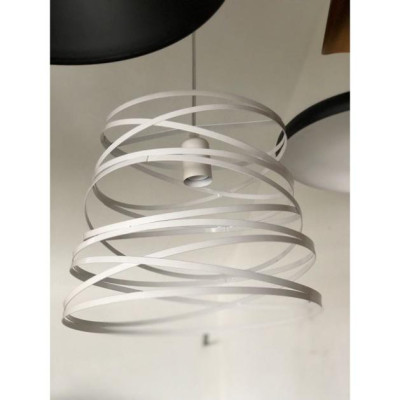 Đèn thả lồng sắt tô điểm bàn ăn, quán cafe DT