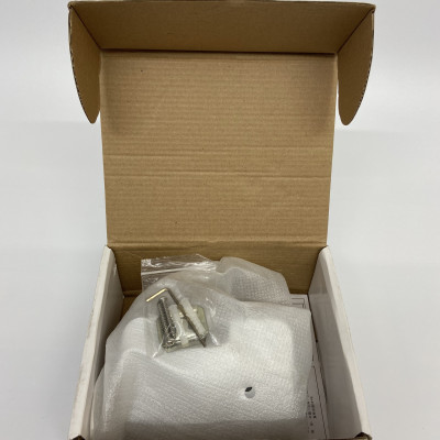 Lô giấy có vệ sinh có tấm che dòng Tyler Moen - 90123