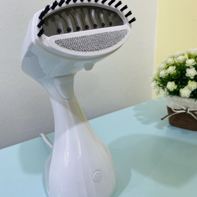 Bàn là hơi nước cầm tay Lock&lock Handy Steamer ENI222WHT (Model New) - Hàng chính hãng