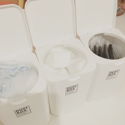 Thùng rác nhựa mini Yamada Dust Box + 01 Bộ chổi & xẻng hót rác Mini Echo Metal - Hàng nội địa Nhật Bản (Giao màu ngẫu nhiên)