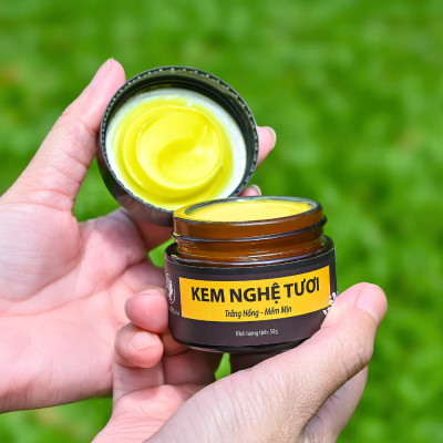 Bộ dưỡng trắng da mặt Wonmom ( 1 kem nghệ tươi 50g + 1 scrub nghệ tẩy mặt 70g)