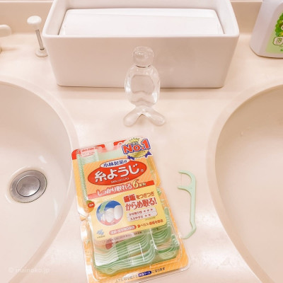 Tăm chỉ nha khoa cao cấp Nhật Bản Kobayashi Ito Yoji ( 60 cây/vỉ )