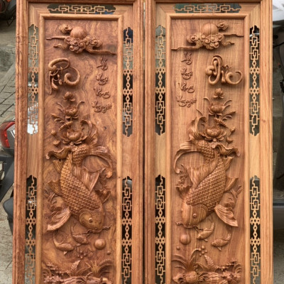 Tranh điêu khắc lý ngư vọng nguyệt bằng gỗ hương đá kt 42×117×5cm