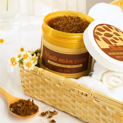 Muối ngâm chân thảo mộc giảm đau nhức, chống sưng phù, thơm tho bàn chân và thư giãn cơ thể Wonmom 350g