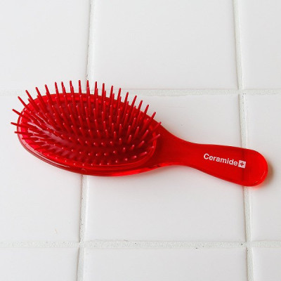 Lược Chải Chăm Sóc Tóc Hư Tổn Nhật Bản Ceramide Plus CRM - 500 VESS, Chứa Dầu Hạt Macca Dưới Các Viên Nang Siêu Nhỏ Trên Lông Chải Giúp Tóc Suôn Mượt