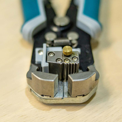 KÌM TUỐT DÂY ĐIỆN TỰ ĐỘNG TOTAL THT15246 - HÀNG CHÍNH HÃNG