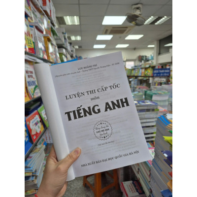 Sách - luyện thi cấp tốc môn tiếng anh (dùng chung các bộ sgk hiện hành)