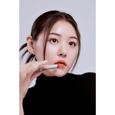 Son dưỡng môi thuần chay có màu GLAMRR Q V​E​G​A​N S​U​P​E​R L​I​P B​A​L​M 4.5g by Gilaa