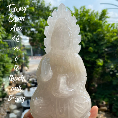Tượng Quan Âm để xe ô tô thạch anh trắng NHASAN TP22 nặng 1.27kg, cao 18.5cm x ngang 8.7cm x dày 7.2cm