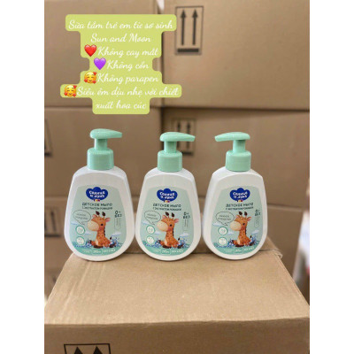 Sữa tắm gội bé 2in1 Sun & Moon 265ml cho bé từ 0 tuổi