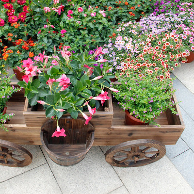 Kệ gỗ để chậu hoa cây cảnh trang trí nhà cửa sân vườn có bánh xe di chuyển tiện lợi kiểu dáng vintage cổ điển màu sắc tự nhiên, thân thiện với môi trường