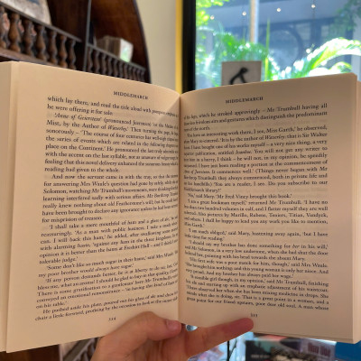 Sách - Middlemarch by George Eliot - Classics/Fiction book in English - Sách Ngoại Văn Bìa Cứng