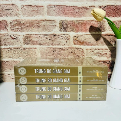 Sách - Trung Bộ Giảng Giải (Bộ 4 Cuốn)