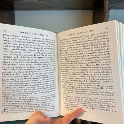 Sách - The Picture of Dorian Gray by Oscar Wilde - Classics/Fiction/Horror book in English