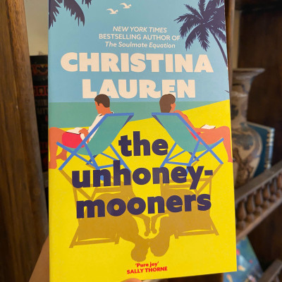 Sách - The Unhoneymooners: Hilarious Romantic Comedy by Christina Lauren / Contemporary Fiction / Ngoại văn Nhập khẩu