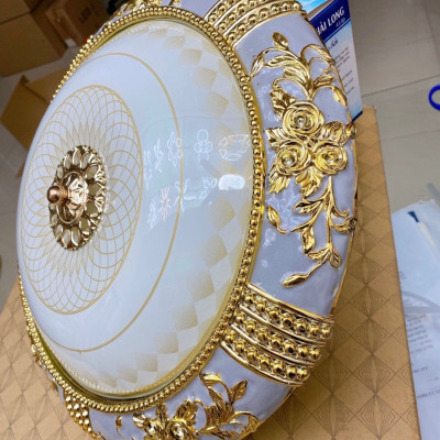 Đèn ốp trần VAZEN X6 trang trí nội thất hiện đại, sang trọng.