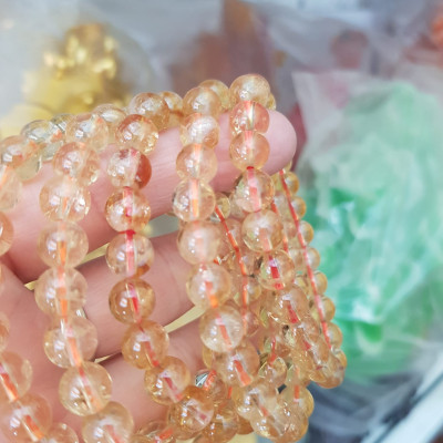 Vòng đá thạch anh tóc vàng tự nhiên  Màu vàng nhẹ nhàng Nữ mệnh kim, Thổ thủy  Vòng size 8mm ạ