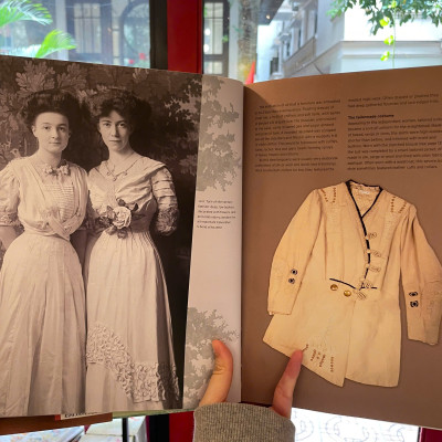 Sách - Vintage Fashion: Collecting & Wearing Designer Classics - Zandra Rhodes | Ngoại văn Bìa cứng