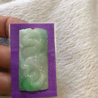 MẶT DÂY CHUYỀN TRẠM RỒNG KIỂU MỚI NAM ĐEO  HÌNH ỐNG DÀI ĐÁ CẨM THẠCH TỰ NHIÊN MÀU TRẮNG XANH NHẸ dài 38,5mm x ngang 18,7mm