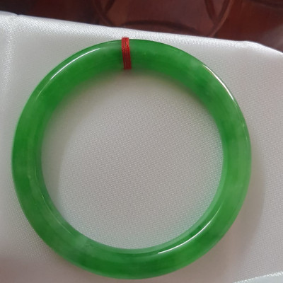 Vòng tay đá cẩm thạch tự nhiên Lý Vân A Sịn 53mm x cọng 8,2mm Màu Xanh Lý tươi bóng mượt đẹp Nữ 52kg - 58kg đeo mệnh Mộc mệnh Hỏa mệnh Thủy ạ