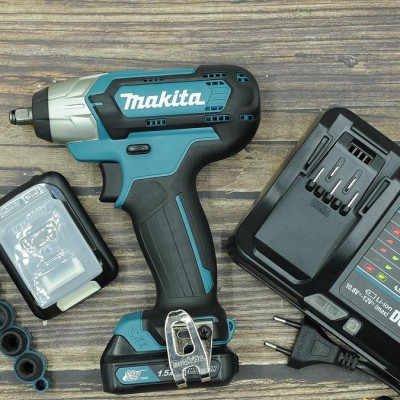 MÁY SIẾT BULONG DÙNG PIN 3/8 140 NM MAKITA TW140DSYEX (01 SẠC NHANH 02 PIN 12V/ 1.5 AH) - HÀNG CHÍNH HÃNG