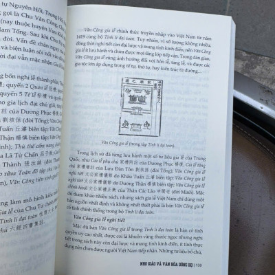 NHO GIÁO VÀ VĂN HÓA DÒNG HỌ (Văn bản Hồ thượng thư gia lễ) - Vũ Việt Bằng – Tri Thức Trẻ Books