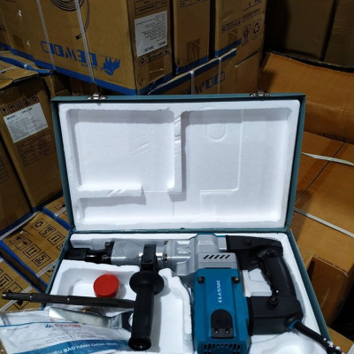 MÁY ĐỤC BÊ TÔNG CHÍNH HÃNG CLASSIC CLA-0440 (Đục 17 Ly)