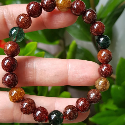 Vòng tay phong thủy đá thạch anh tóc tam tài vip 8li5 hay 8,5mm tuyệt phẩm tuyệt đẹp thiên nhiên ban tặng có tác dụng chiêu tài hút lộc vòng thạch anh tóc màu sắc sang trọng đẹp quyến rũ quyền lực ý nghĩa may mắn, tài lộc tiền tài và sức khỏe ạ