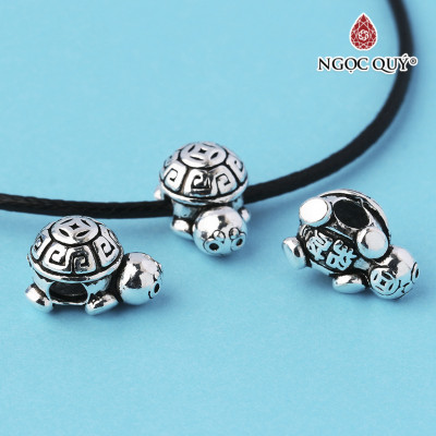 Charm bạc xỏ ngang hình con rùa - Ngọc Quý Gemstones